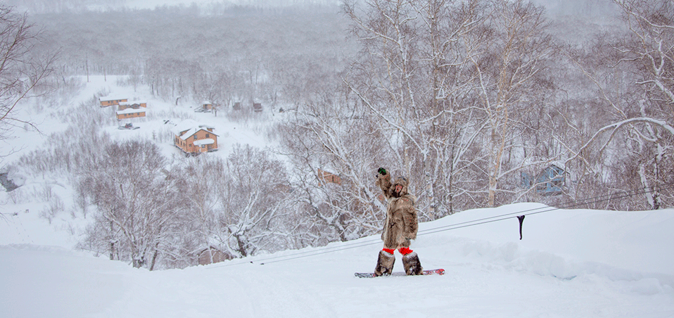 Катание на сноуборде рядом со Снежной Долиной на Камчатке